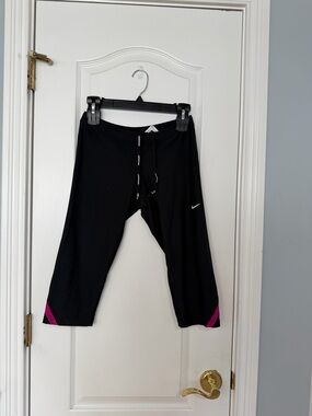 Nike Black Capri Leggings with Pink Hem Accents